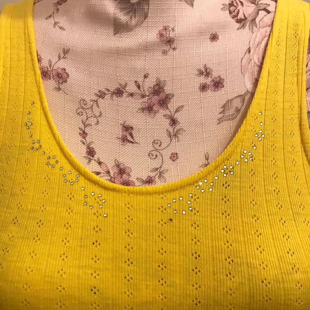 Top - Picture 2 of 5